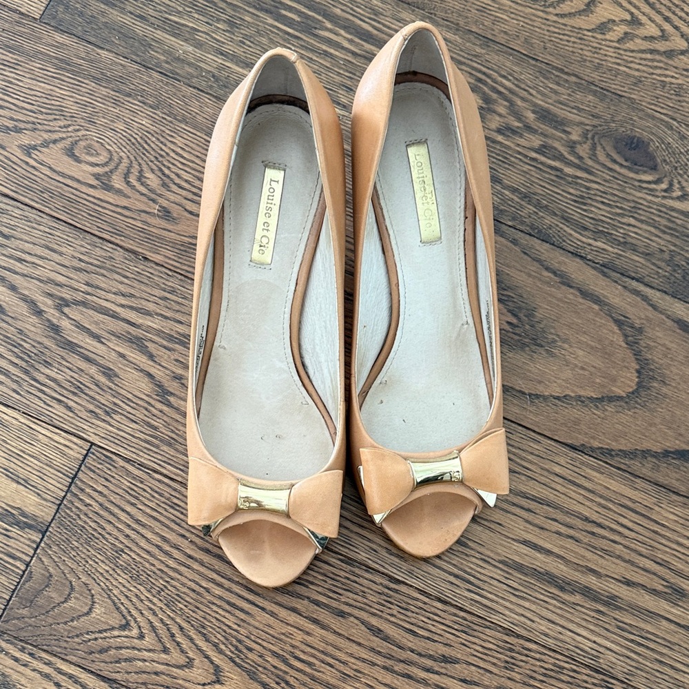Louise et Cie Leather Camel Peep-Toe Bow Heels